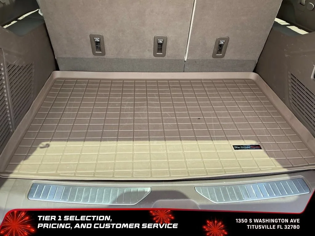 Used 2024 White Frost Tricoat GMC Denali image 24