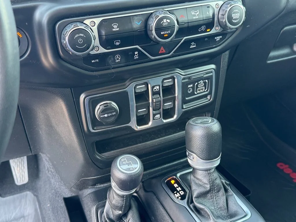 Used 2023 Black Jeep Sport S image 28