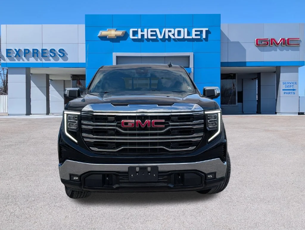 Used 2024 Black GMC SLT image 8