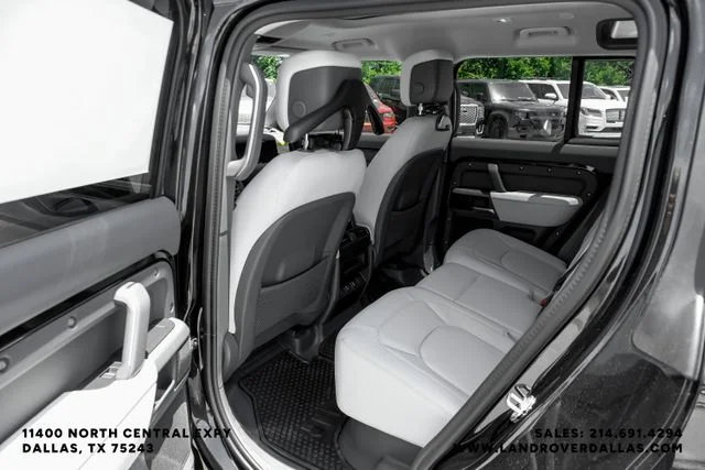 New 2026 Santorini Black Land Rover S image 44