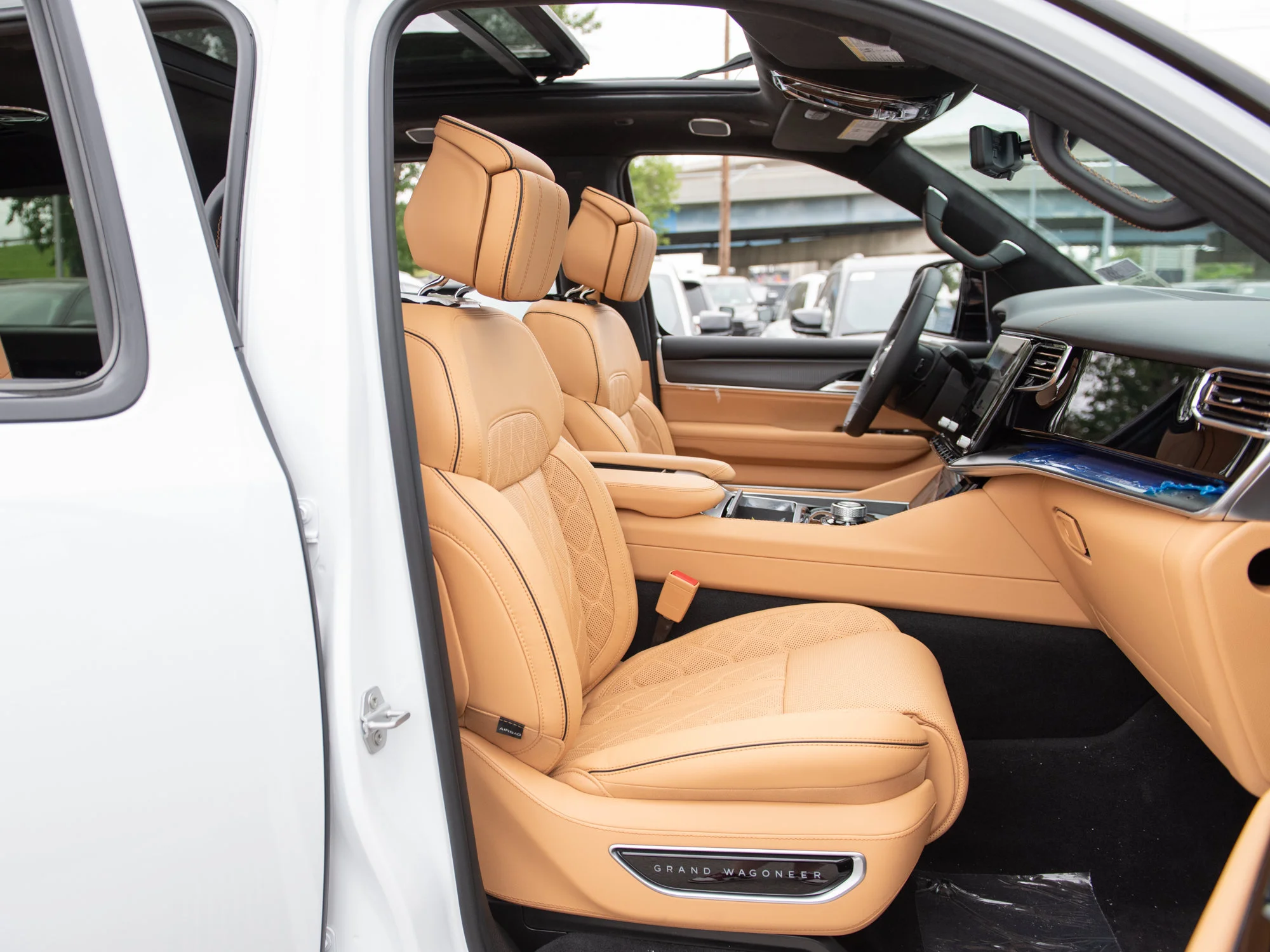 New 2026 White Jeep Summit Reserve* image 28