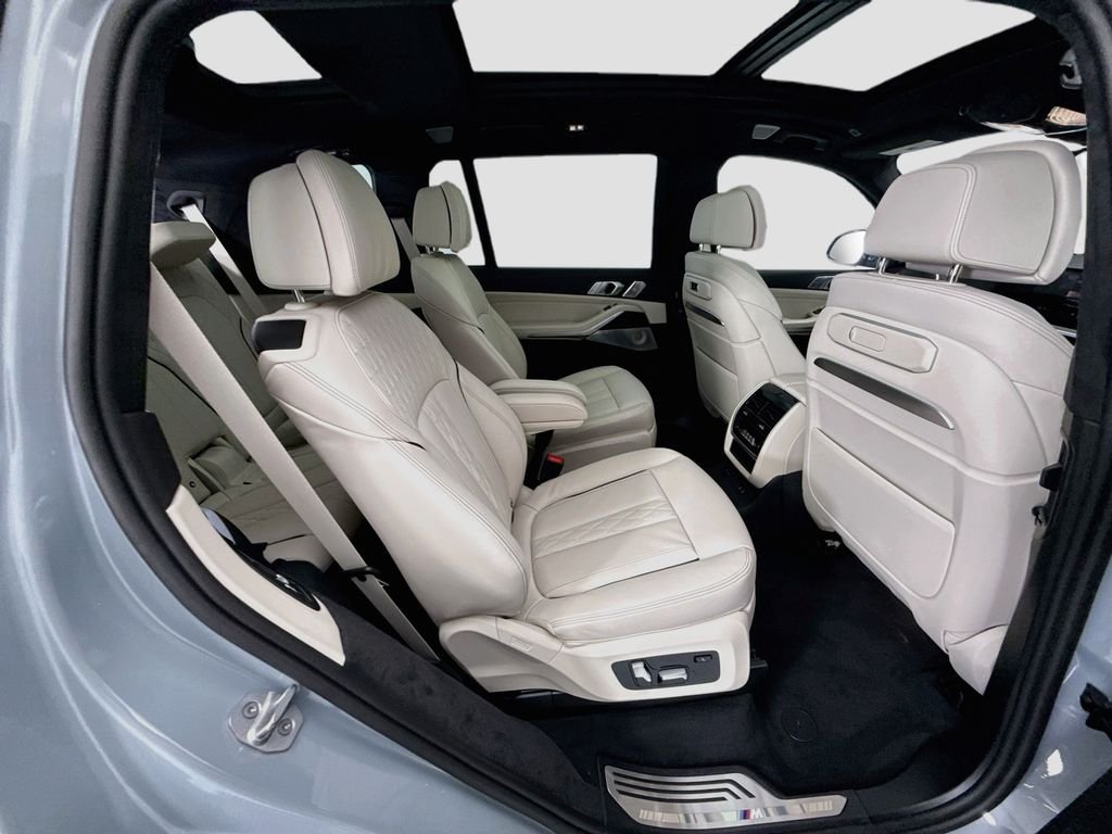 Used 2027 Gray Metallic BMW xDrive40i image 21