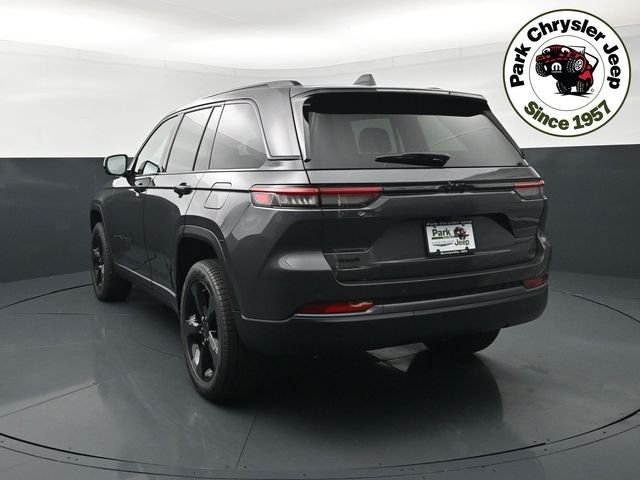 New 2026 Baltic Gray Metallic Clear-Coat Exterior Paint Jeep Limited image 4