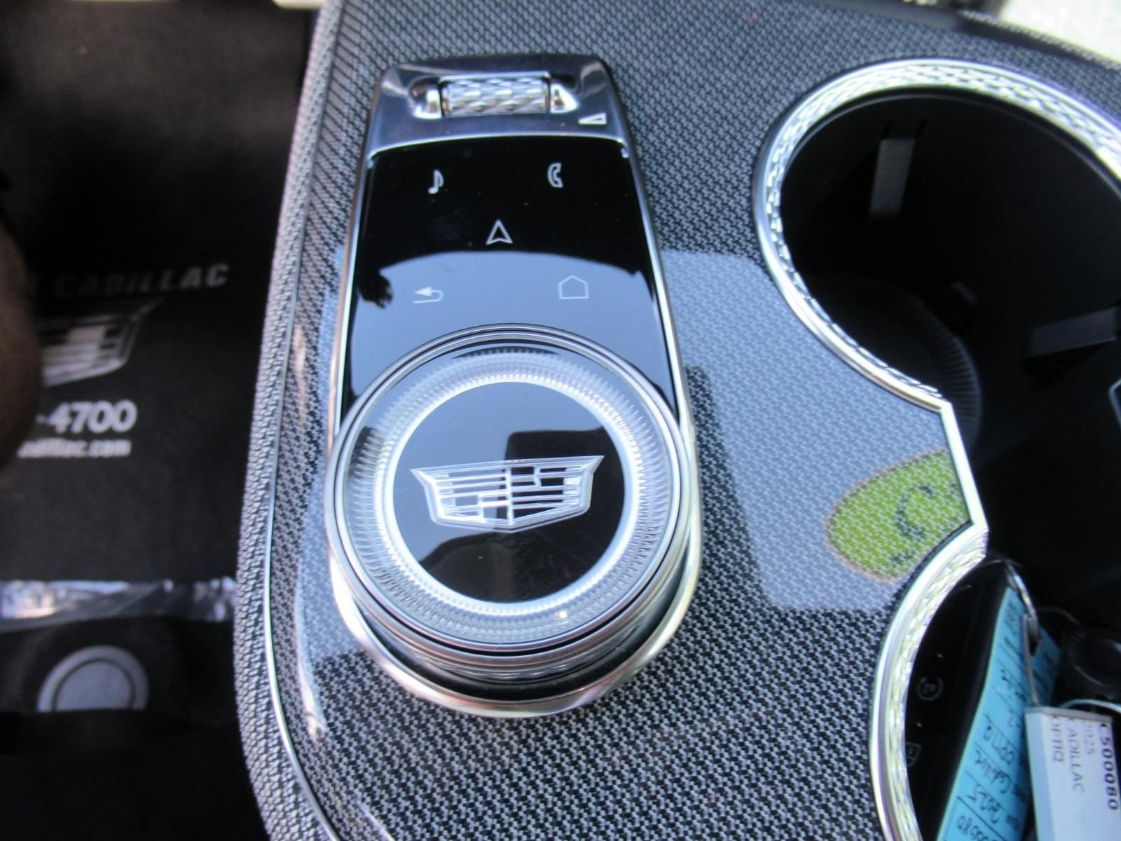 Used 2025 White Cadillac Luxury 2 image 29