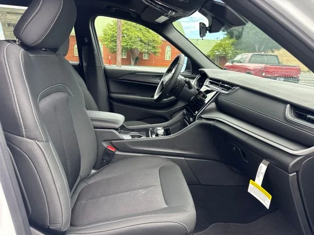 New 2026 Bright White Clearcoat Jeep Laredo image 10