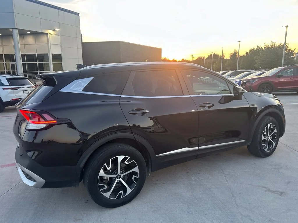 Used 2025 Black Kia EX image 3