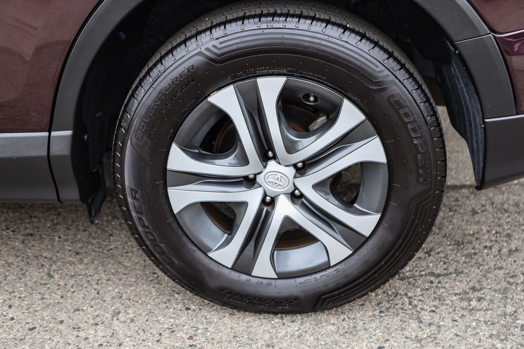 2017 Toyota RAV4 LE - Photo 8