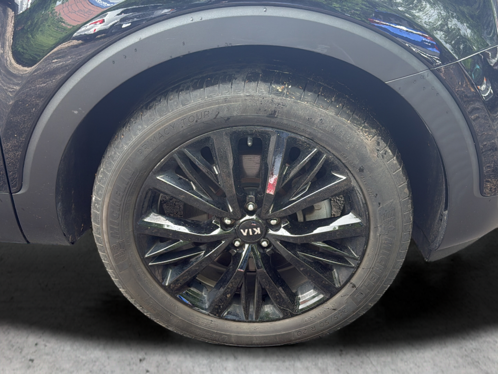 Used 2021 Black Kia SX image 22
