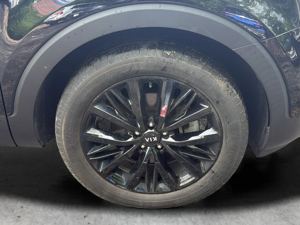 Used 2021 Black Kia SX image 22