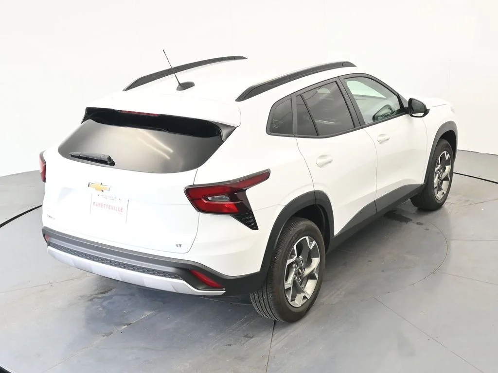 2025 Chevrolet Trax LT - Photo 28