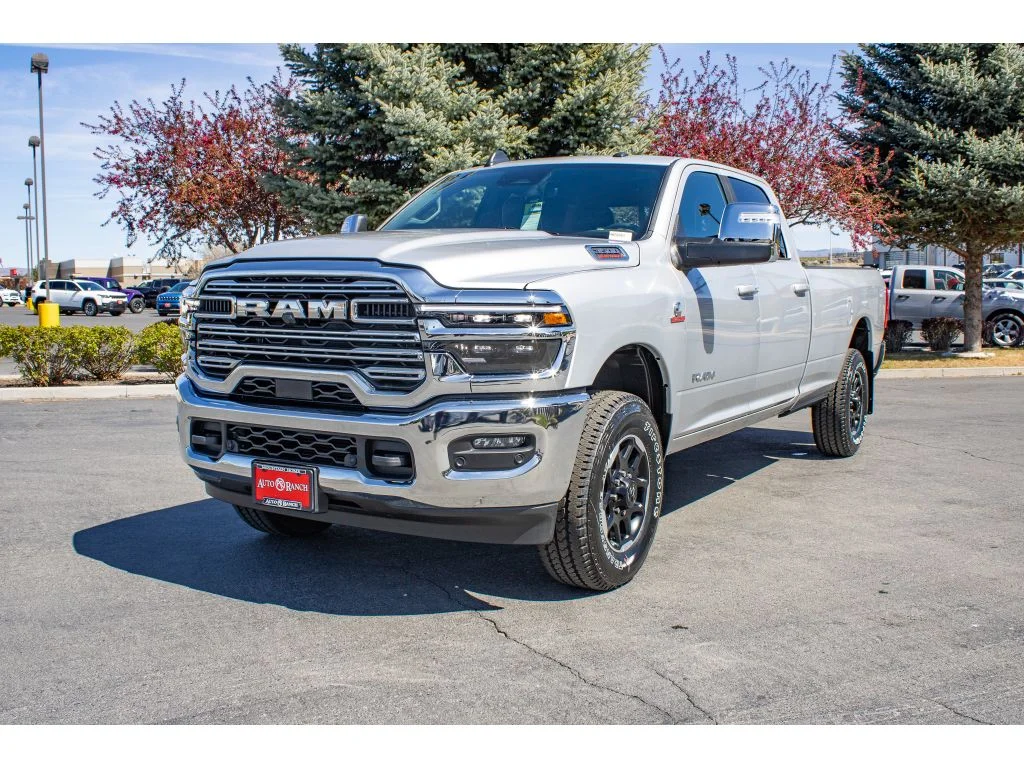 New 2026 Silver-Zynith Exterior Paint RAM Laramie image 4