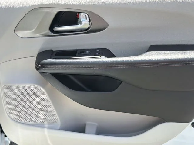 Used 2020 White Chrysler Touring image 35