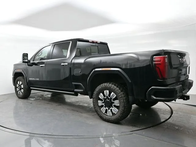 Used 2024 Onyx Black GMC Denali image 5