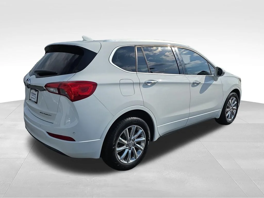 Used 2019 White Buick Essence image 5