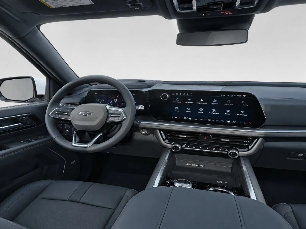 New 2027 White Chevrolet RST image 36