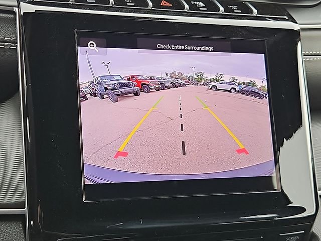 New 2026 Diamond Black Crystal Pearlcoat Jeep Laredo image 16