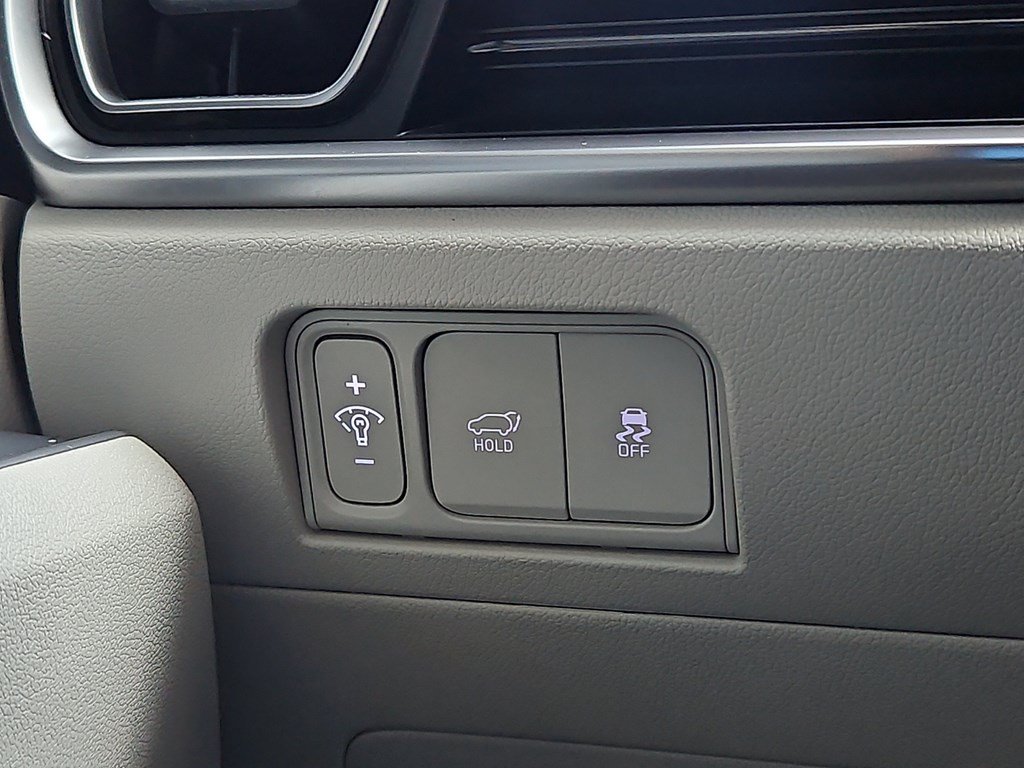 Used 2025 Ebony Black Kia EX image 17