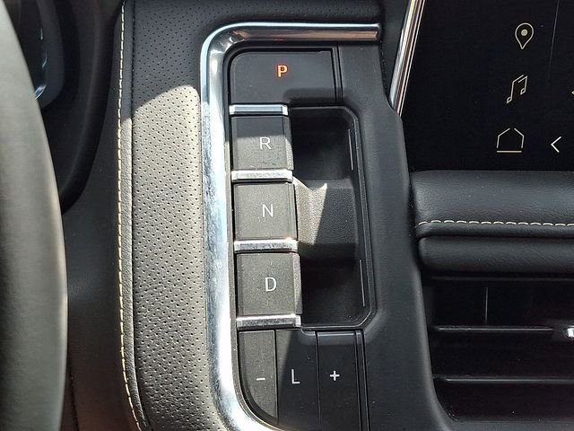2024 GMC Yukon SLT - Photo 17