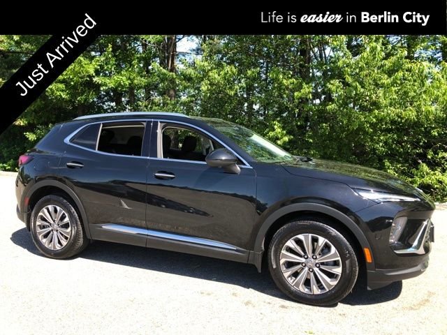 Used 2025 Black Buick Preferred image 1