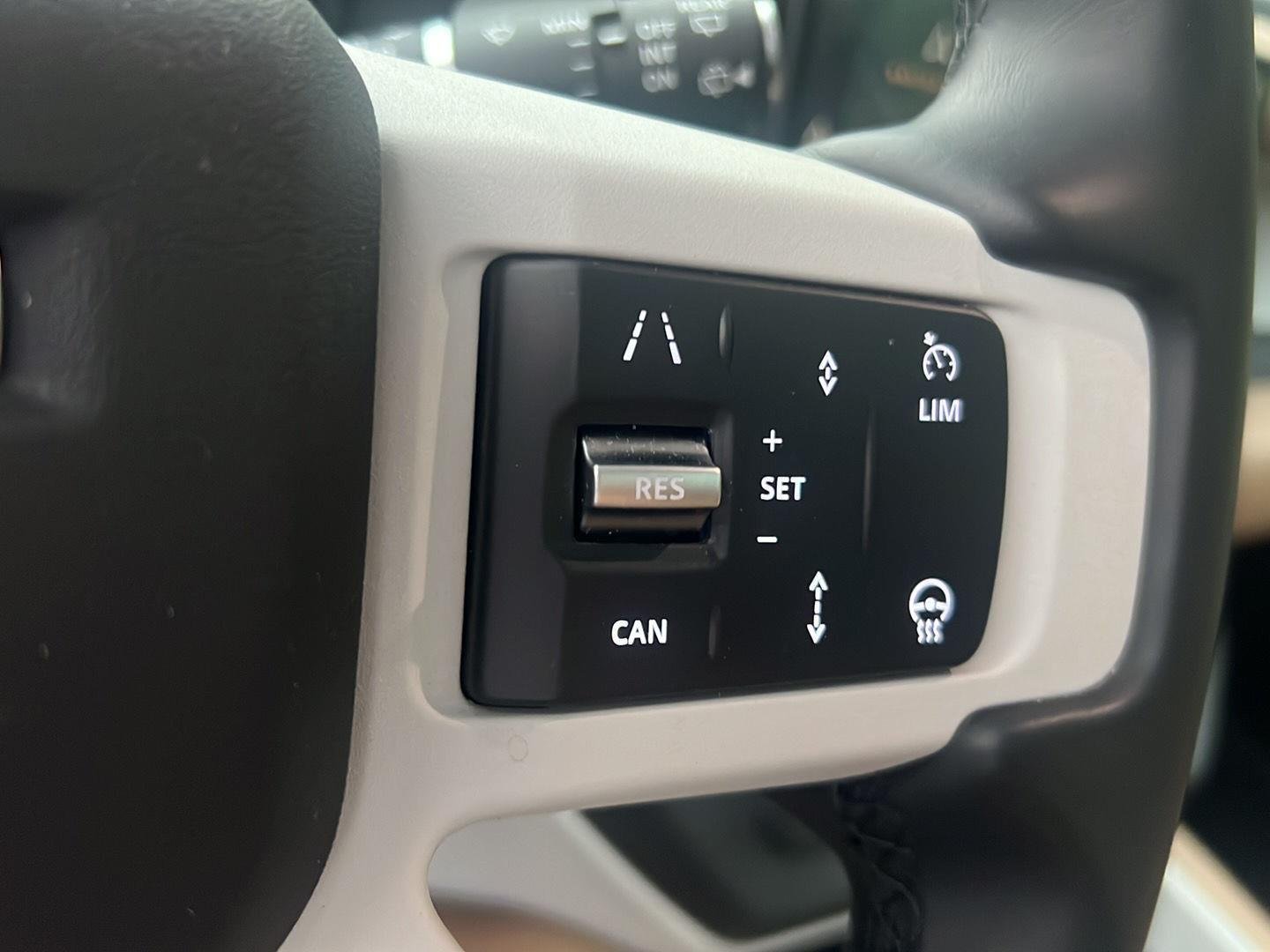 Used 2025 Fuji White Land Rover S image 14
