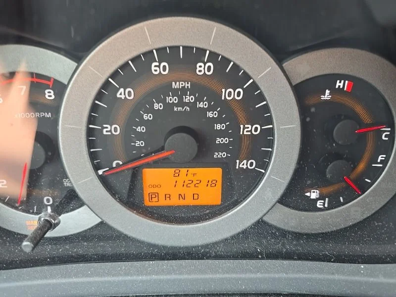 Used 2009  Toyota Base image 12