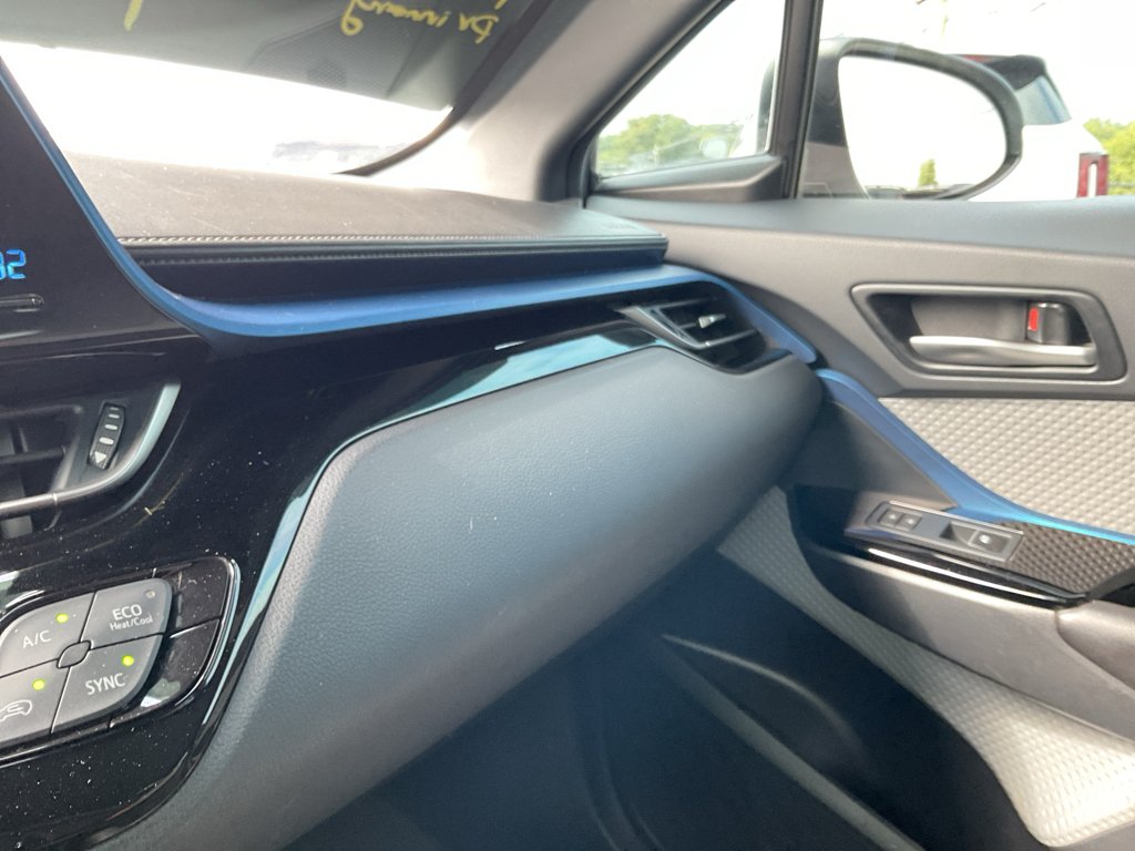 Used 2019 Blizzard Pearl Toyota XLE image 23