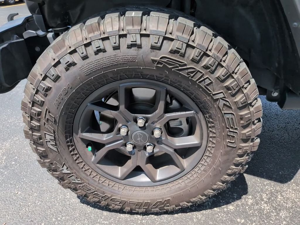 Certified Used 2024 Crystal Metallic Jeep Willys image 12