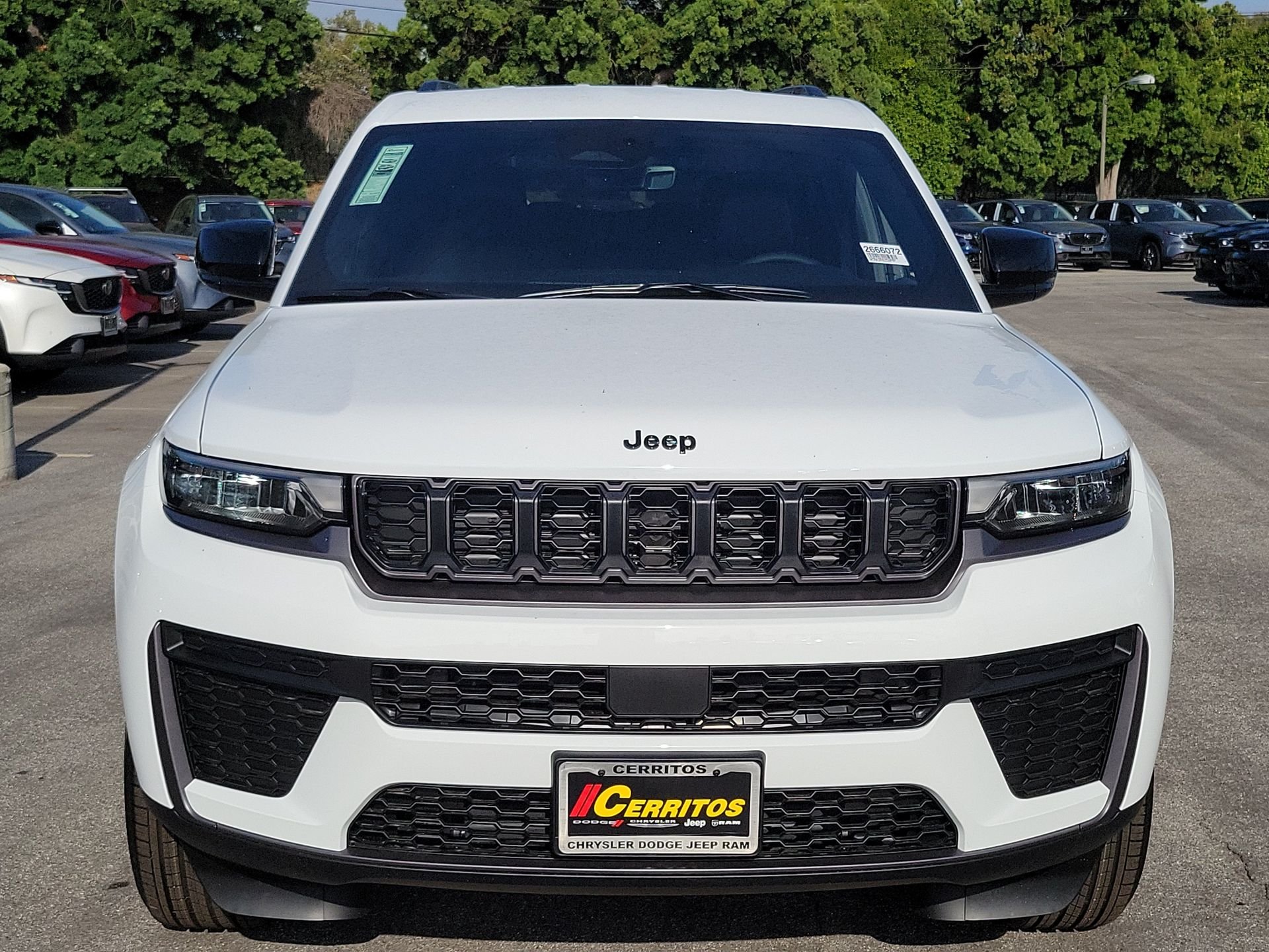 New 2026 Bright White Clear-Coat Exterior Paint Jeep Laredo image 19