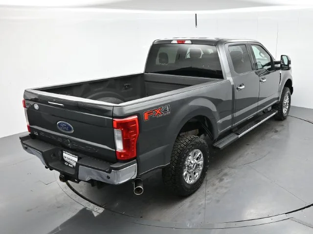 Used 2019 Magnetic Metallic Ford XL image 34