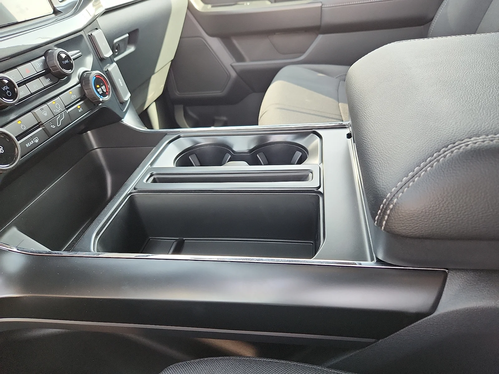 New 2026 Oxford White Ford STX image 25