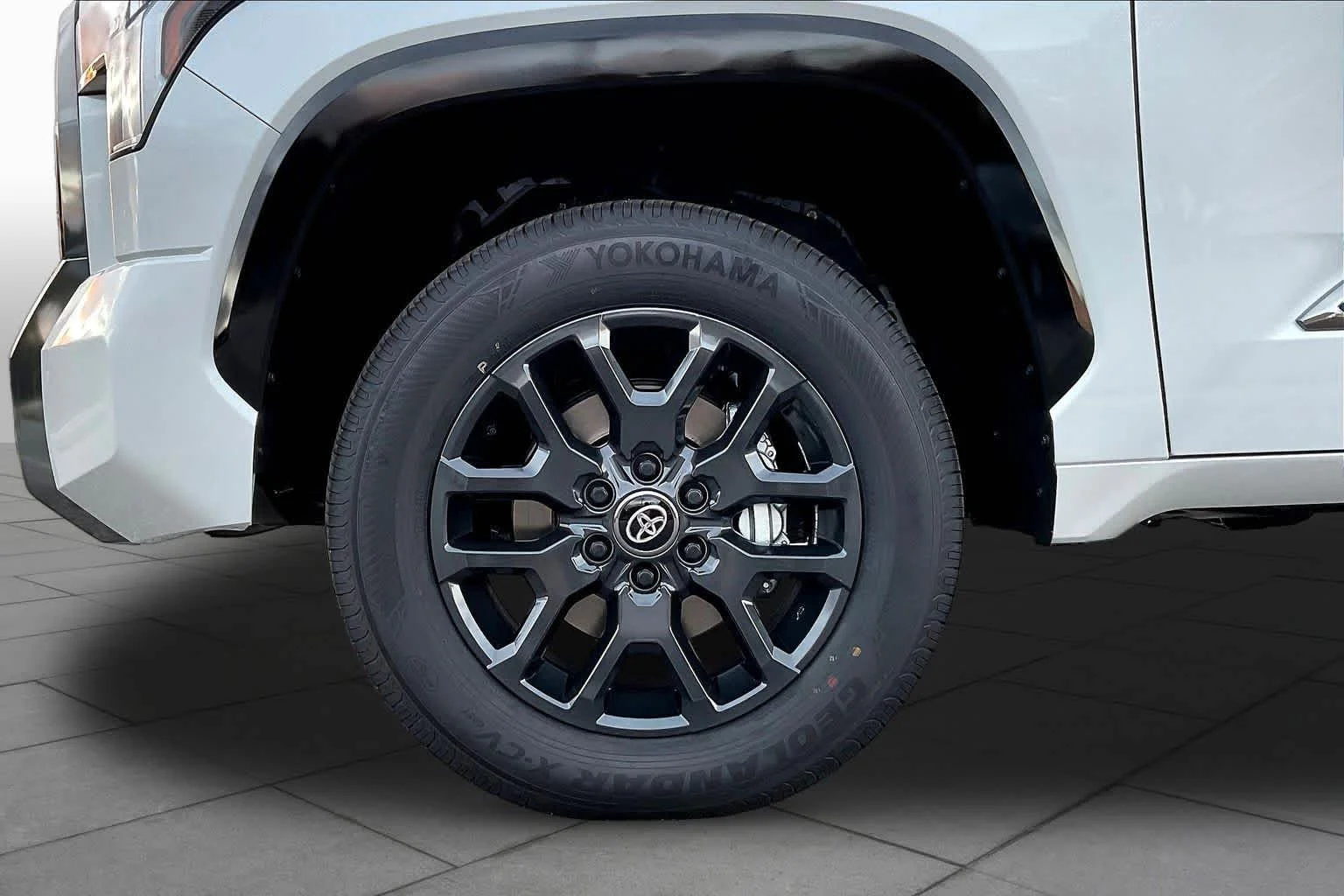 New 2026 Wind Chill Pearl Toyota Platinum image 11