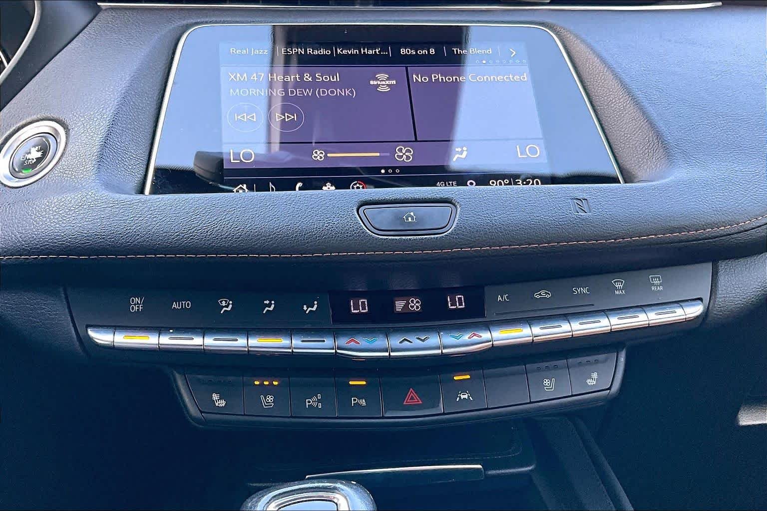 Used 2019 Autumn Metallic Cadillac FWD Premium Luxury image 34