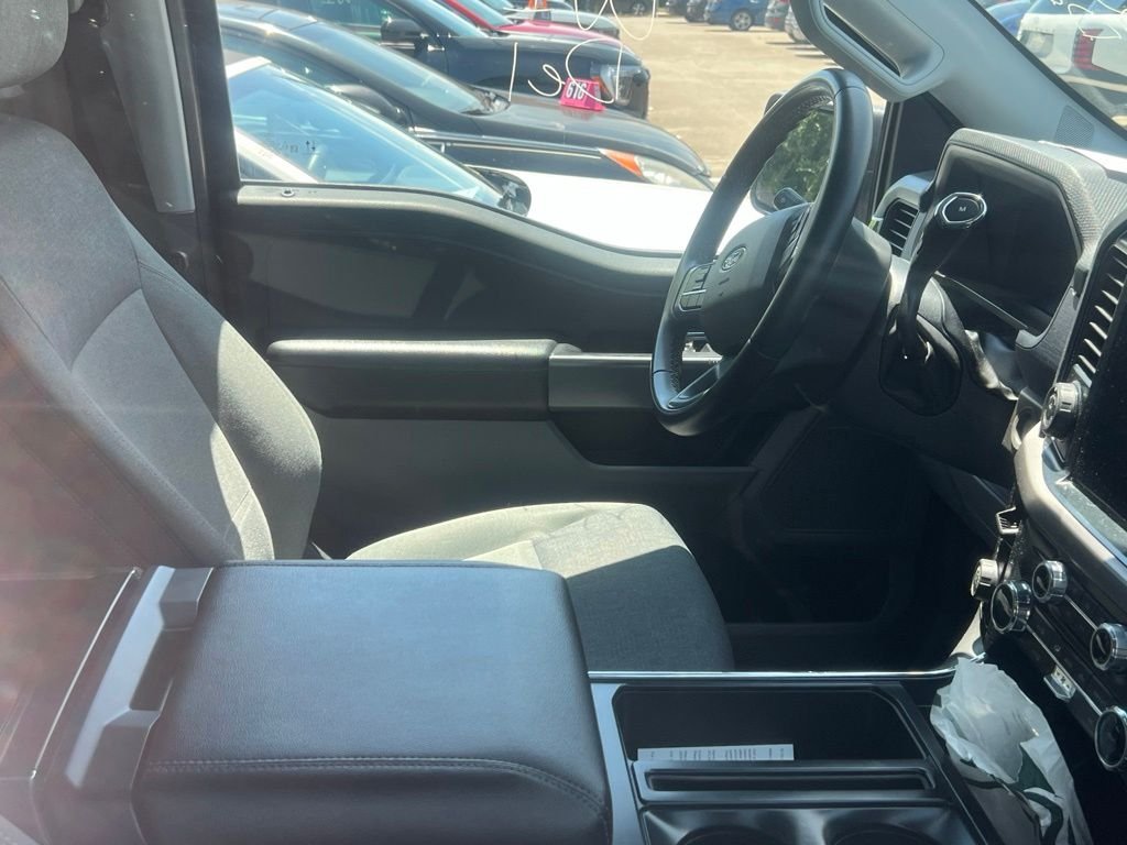Used 2024 Black Ford XLT image 3