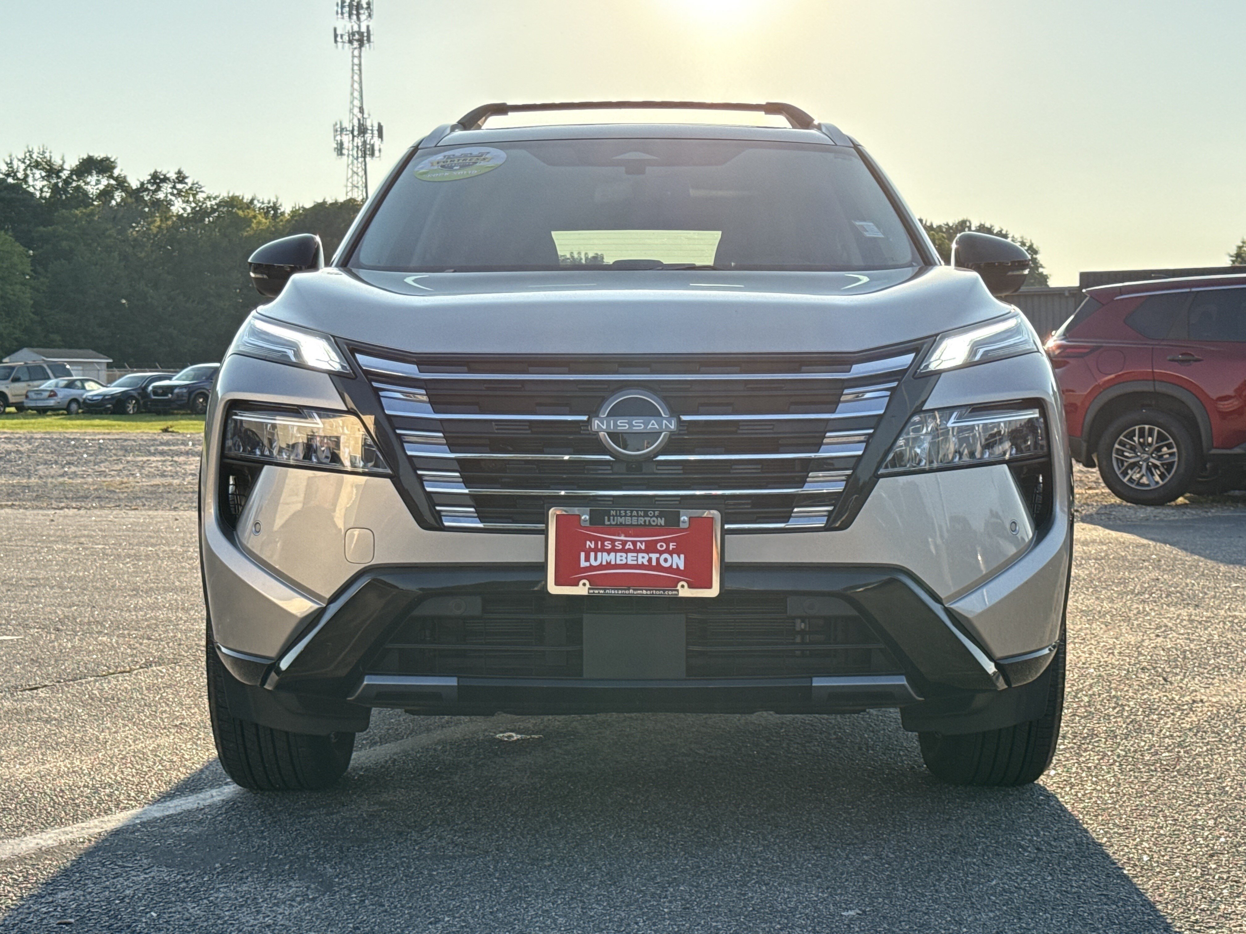 Used 2026 Champagne Silver Metallic/Super Black Nissan Platinum image 32