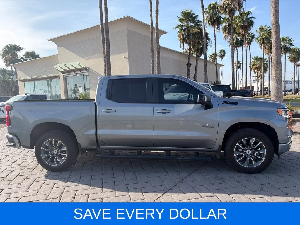 Used 2025 Gray Chevrolet LT image 3
