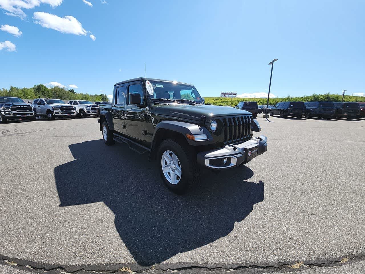 Used 2023 Sarge Green Clearcoat Jeep Sport S image 3