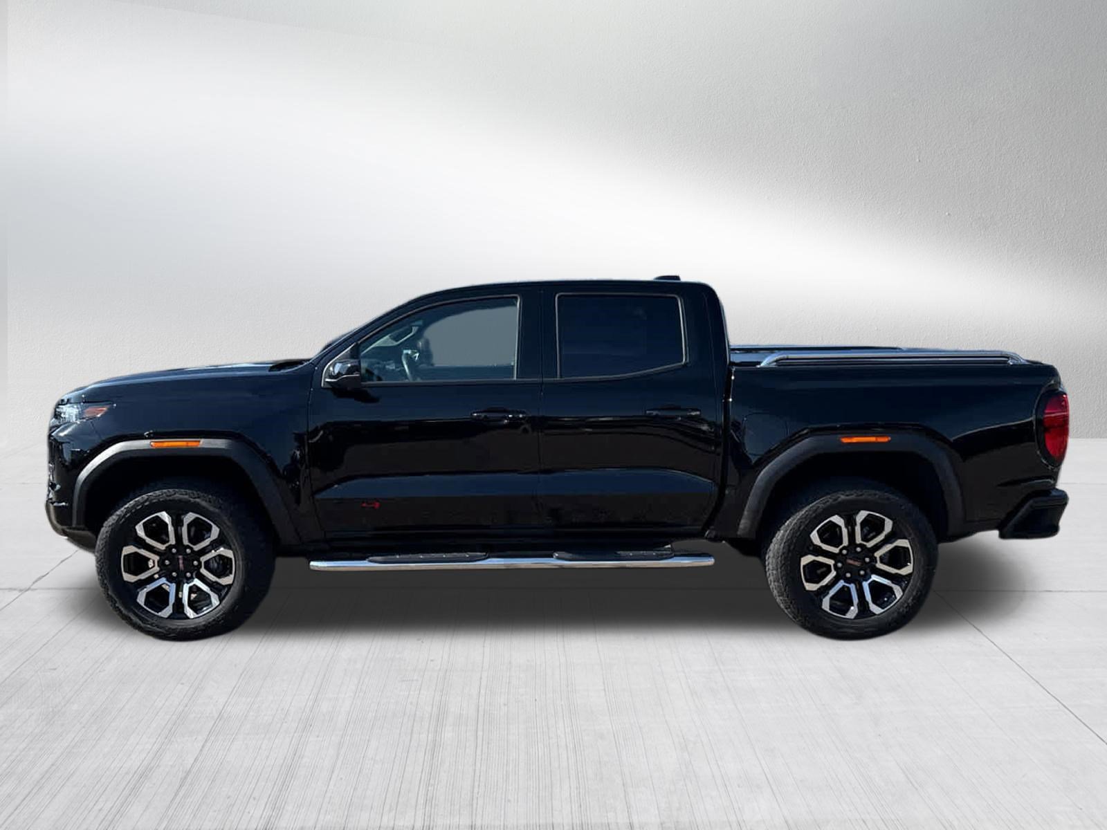 Used 2025 Onyx Black GMC AT4 image 5
