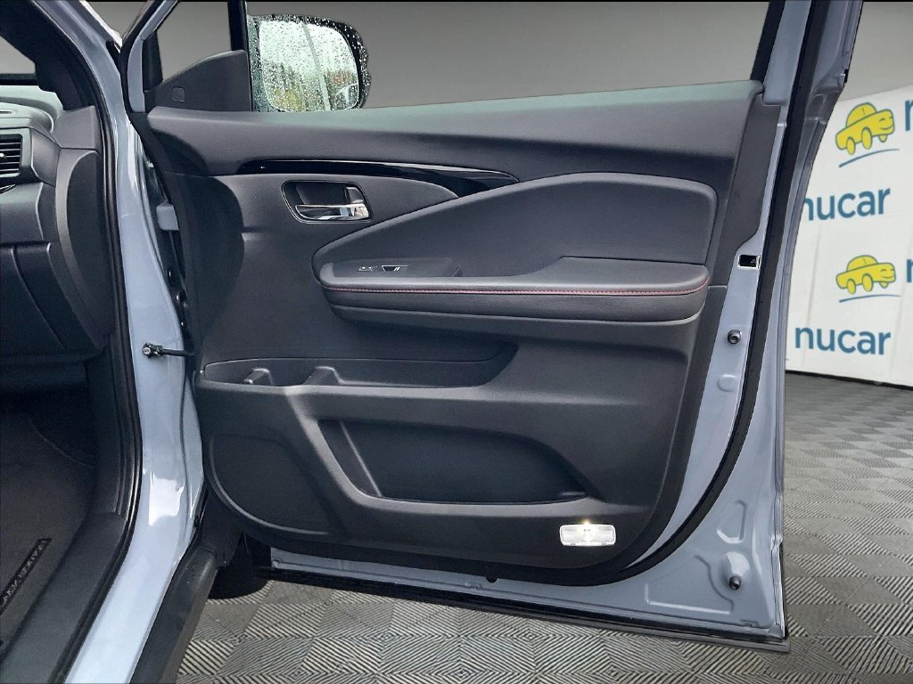 Used 2024  Honda Black Edition image 12