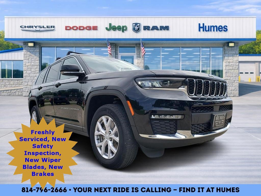 Used 2022 Diamond Black Crystal Pearlcoat Jeep Limited image 1