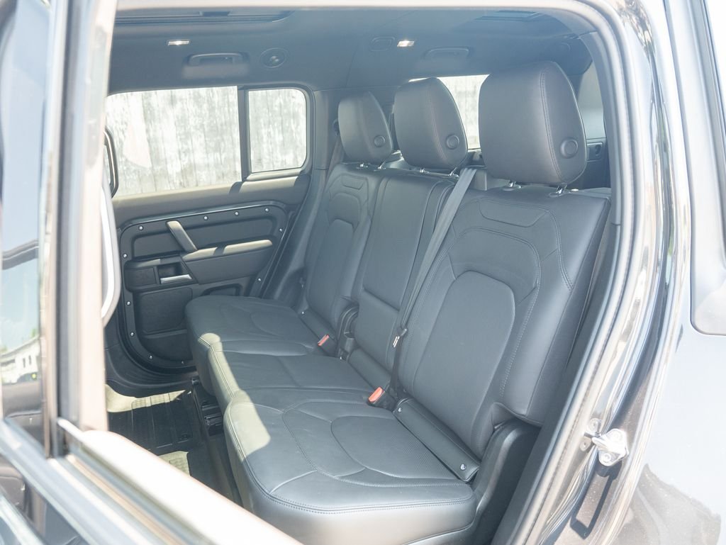 Used 2026 Gray Land Rover X-Dynamic SE image 33