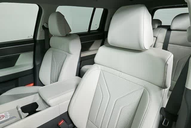 New 2026 Phantom Black Hyundai SEL FWD image 17