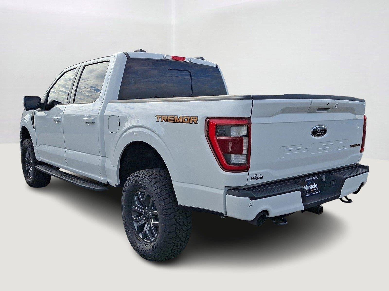 Used 2023 Oxford White Ford Tremor image 4
