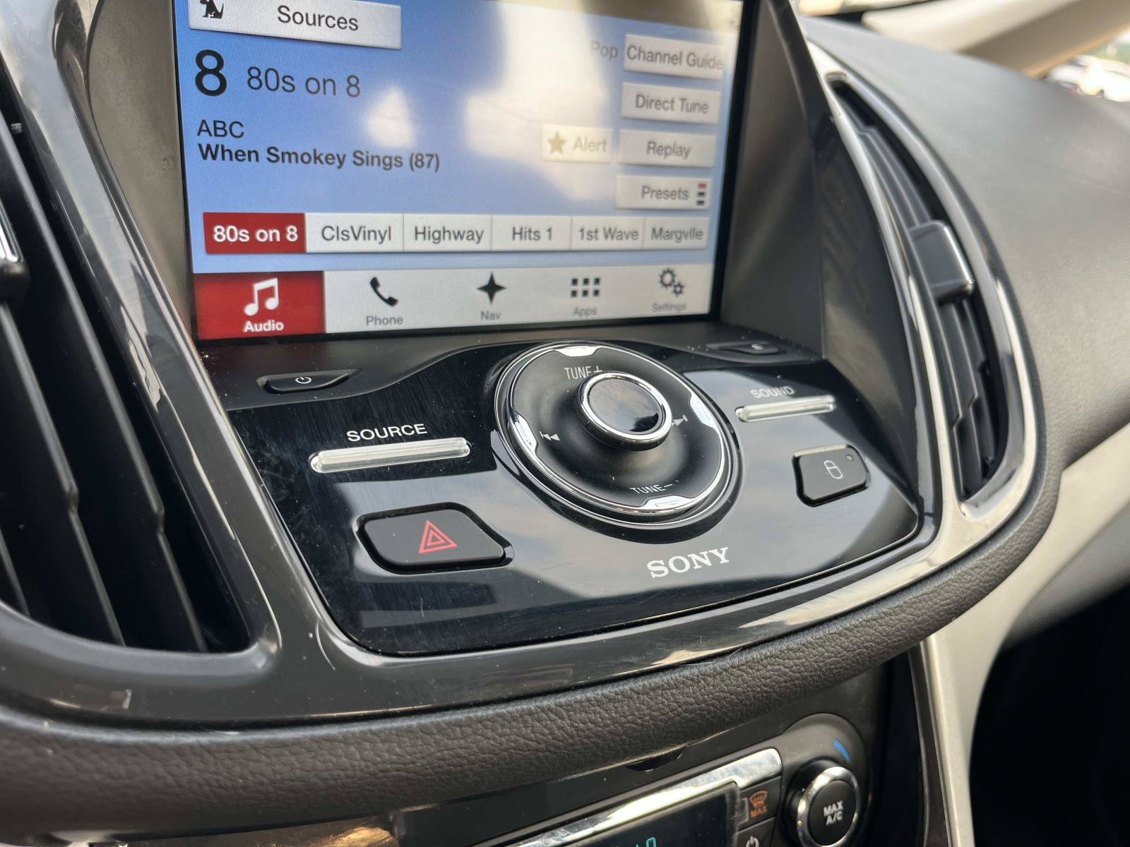 Used 2016 White Platinum Metallic Tri-Coat Ford SEL image 34