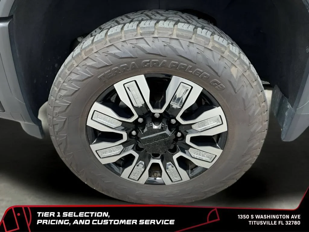 Used 2024 Onyx Black GMC Denali image 51