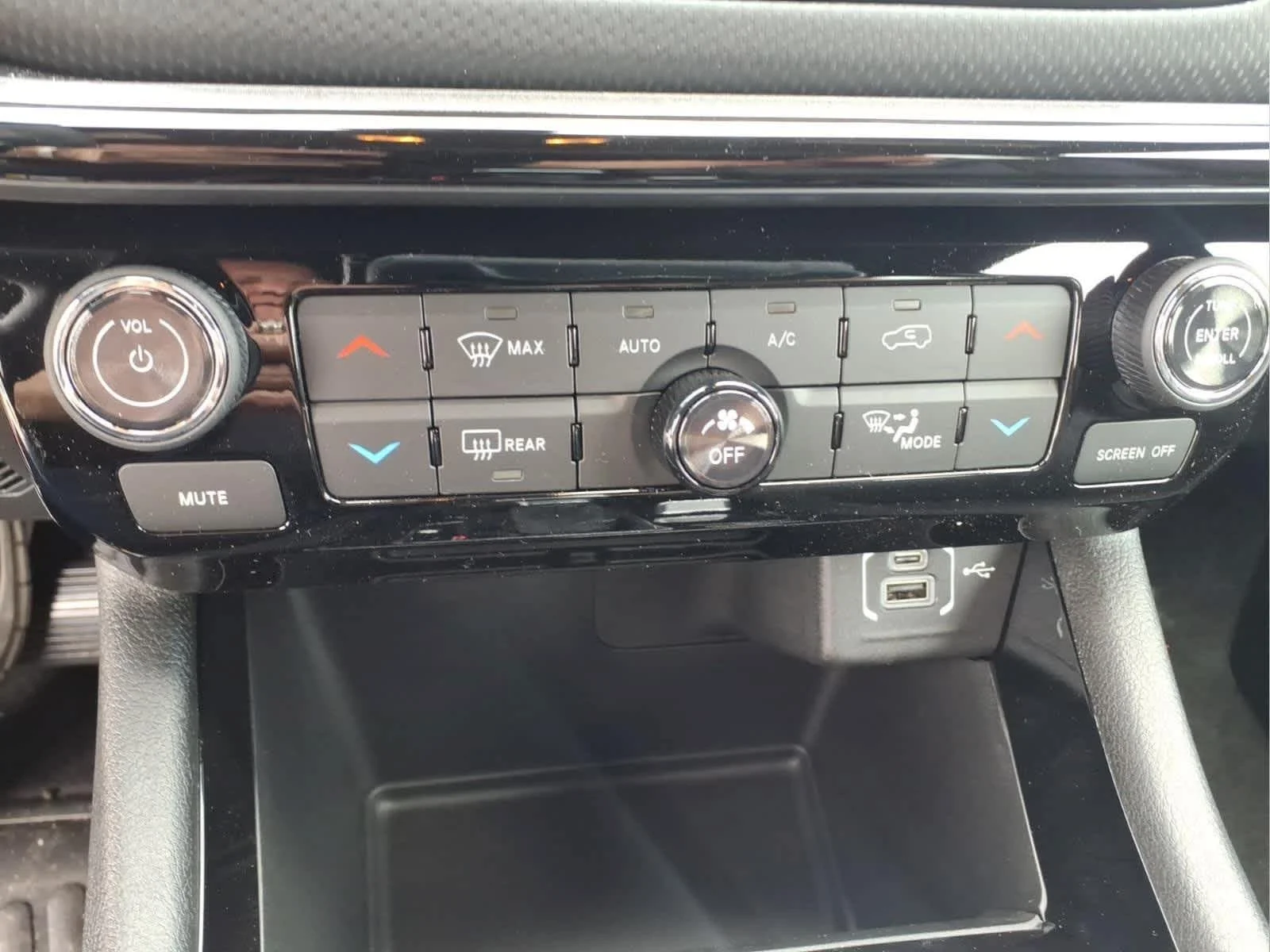 New 2026 Red Hot Pearl-Coat Exterior Paint Jeep Limited Altitude image 12