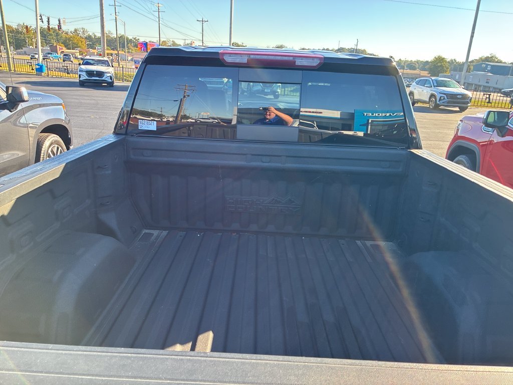 Used 2022 Black Chevrolet High Country image 19