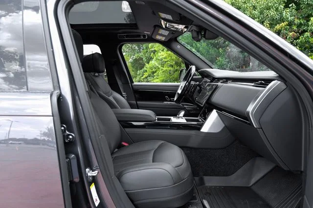 New 2026 Charente Grey Land Rover SE image 44