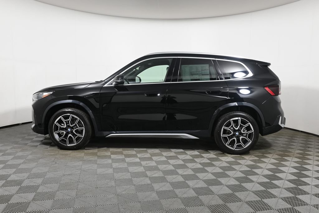 New 2026 Jet Black BMW xDrive28i image 2