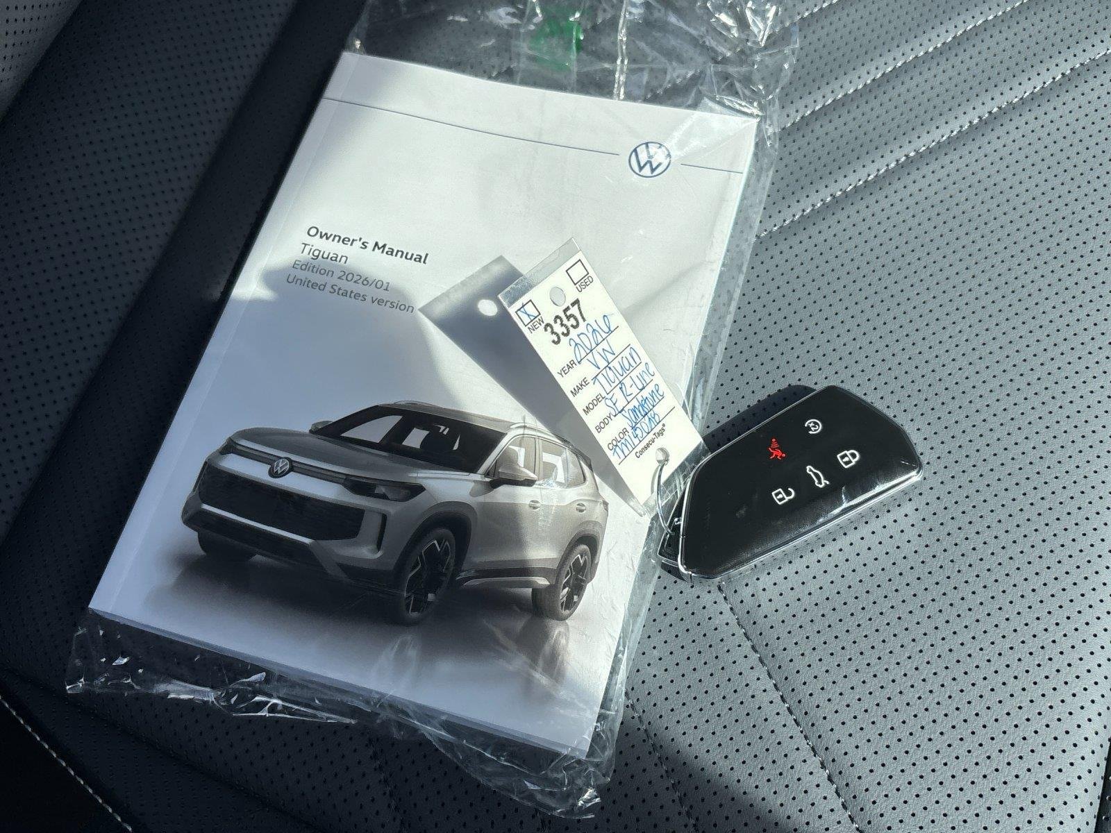 New 2026 Sandstone w/Deep Black Roof Volkswagen SE R-Line Black image 41