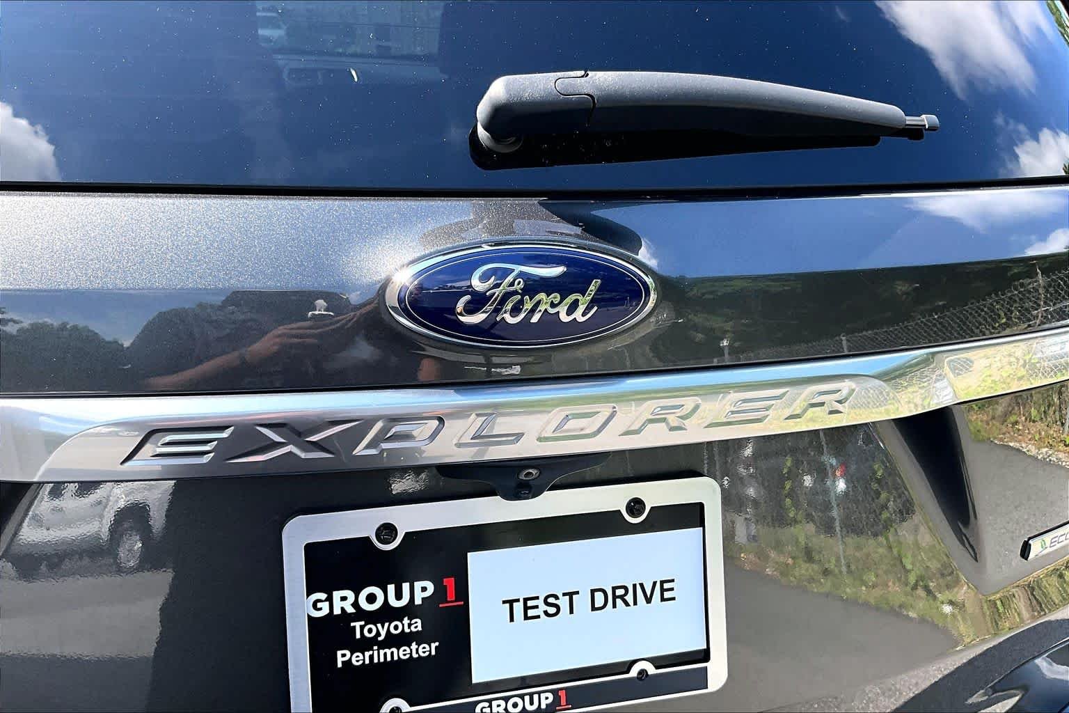Used 2018 Magnetic Ford Platinum image 30